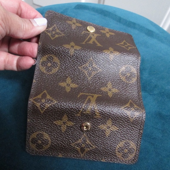 LOUIS VUITTON  Monogram 4 Key Multiples Holder - Picture 11 of 14